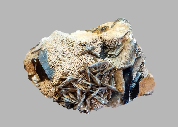 Conglomerado de cristais de morião, feldspato e mica isolados em g — Fotografia de Stock