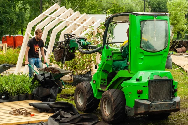 Landscape works in full swing — Stock Photo, Image