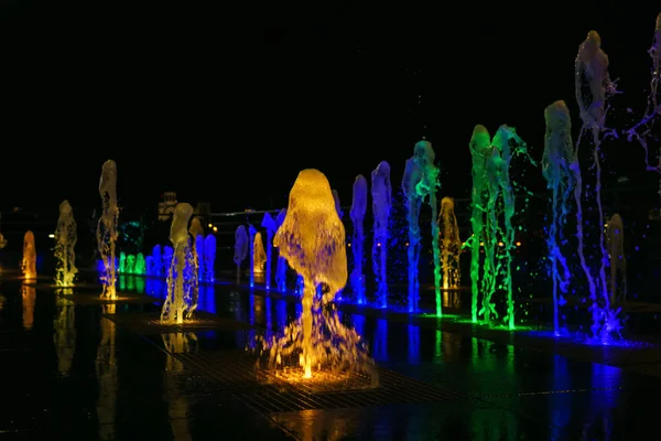 ışıklı gece çeşmesi