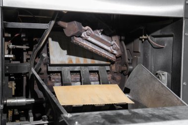 Endüstriyel waffle makinesi bitmiş waffle kağıdı üretti