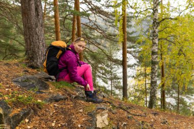 Yürüyüş yapan kadın dizini incitti.