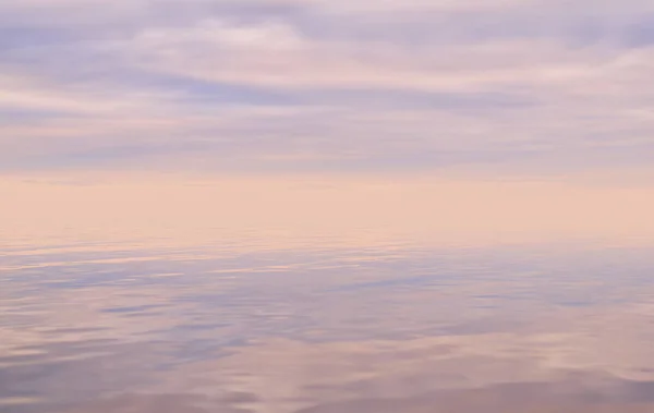 天空倒映在水面上 彩色背景 淡淡的海景 淡淡的色彩 — 图库照片