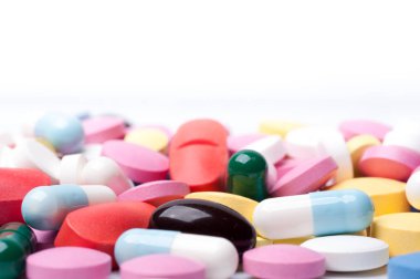 Antibiyotik, uyuşturucu ya da ağrı kesici ilaç