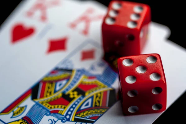Close-up - Playing Cards And Red Gaming Dices — Stock Photo, Image