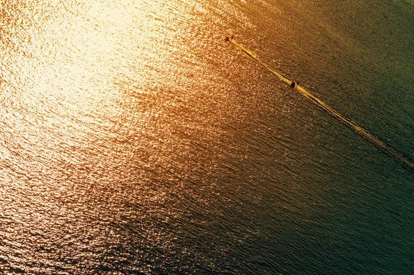 Ovanstående vy är en fascinerande utsikt över det lugna havet — Stockfoto