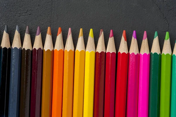Närbild av klarslipade blyertspennor — Stockfoto
