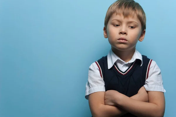 Niño pequeño un estudiante de escuela primaria — Foto de Stock