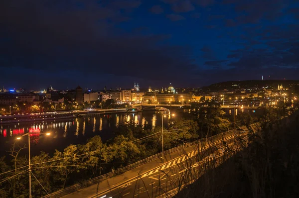 Prag Kentinin Gece Manzaralı Evleri Işıkları — Stok fotoğraf