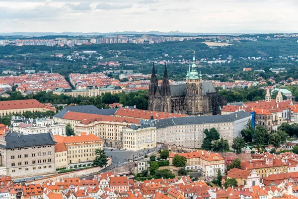 Prag Kalesi Tarihi Binalar Yaz Mevsiminde — Stok fotoğraf