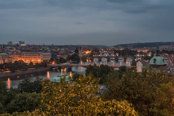 Vista Nocturna Las Casas Praga Sobornos Luces — Foto de Stock