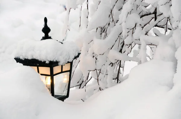 Стара Вулична Лампа Під Снігом — стокове фото