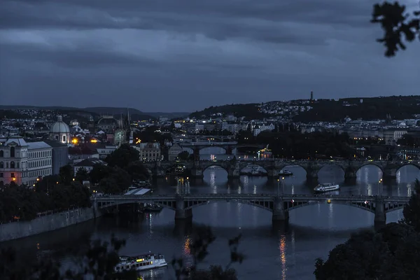 Pemandangan Malam Rumah Rumah Kota Praha Briges Dan Lampu — Stok Foto