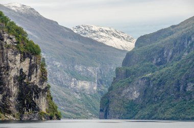 Günışığı Norveç 'in sonbahar zamanı manzarası