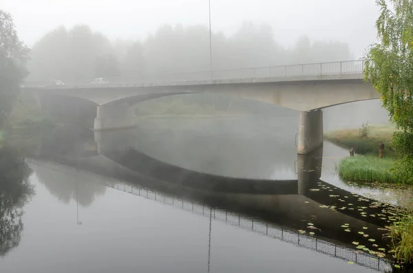 Δυνατή Ομίχλη Πάνω Από Ποτάμι Φθινόπωρο Νορβηγία — Φωτογραφία Αρχείου