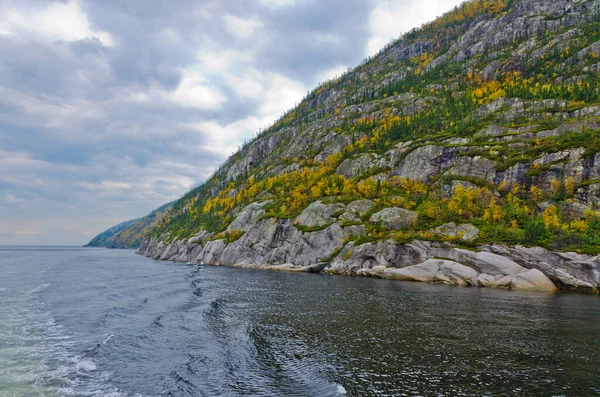 Rivière Saguenay Sous Les Nuages Sombres — Photo