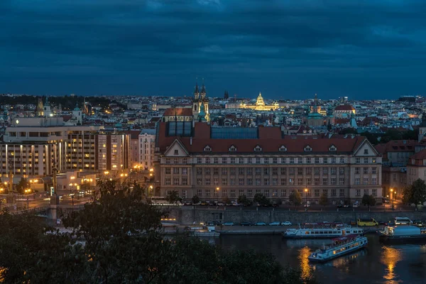 Vista Nocturna Las Casas Praga Sobornos Luces — Foto de Stock