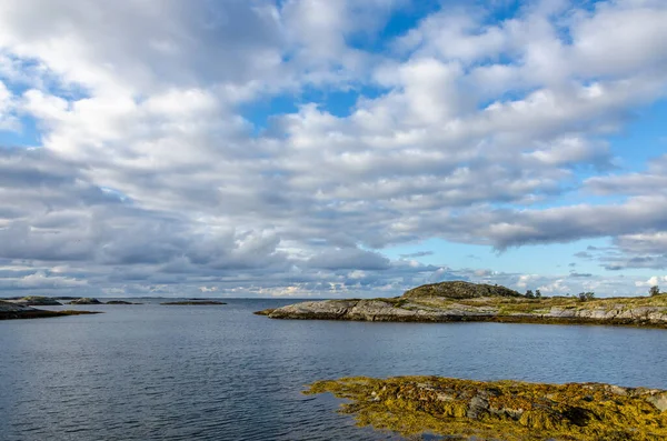 Günışığı Norveç 'in sonbahar zamanı manzarası