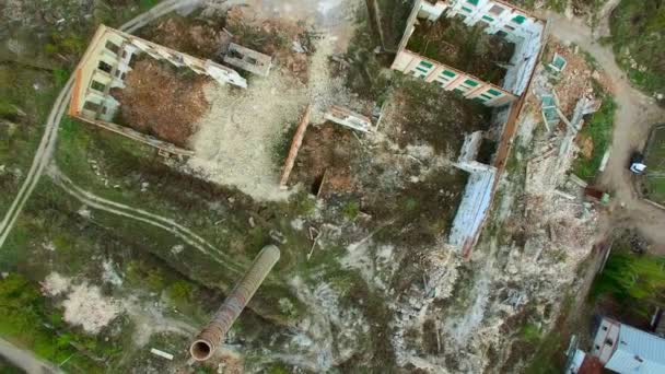 被毁工厂的鸟图 建筑物的遗迹 — 图库视频影像