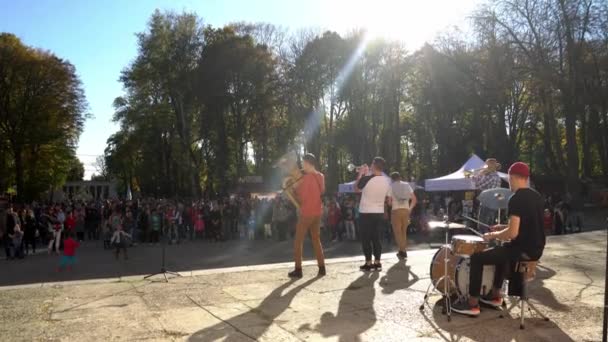 Vinnitsa Ukraine October 2018 Playing Drums Beautiful Sunny Day — Stock Video