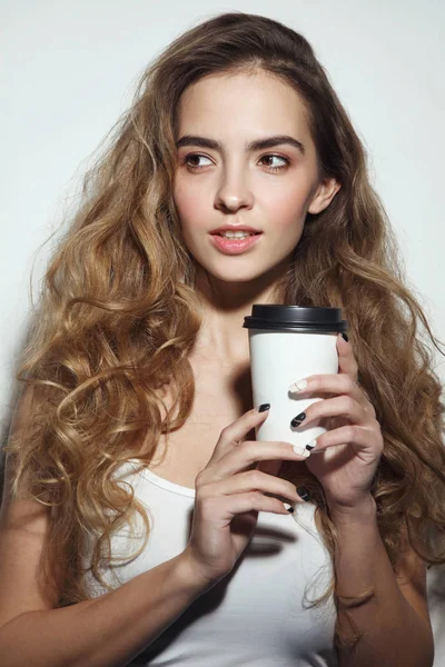 Young Beautiful Girl Long Curly Hair Cup Coffee Her Hands — Stock Photo, Image