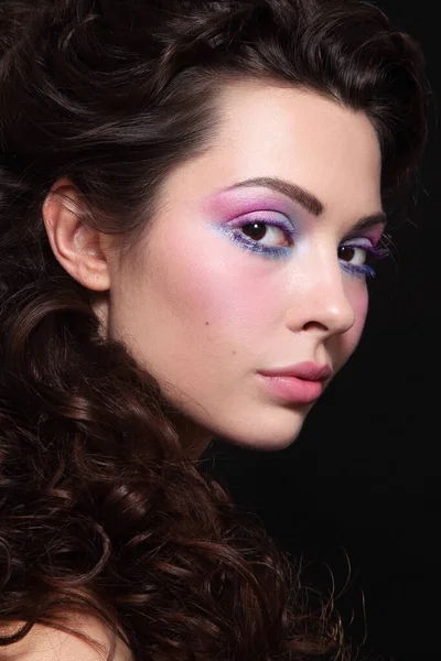 Retrato Estilo Vintage Jovem Mulher Bonita Com Cabelo Encaracolado Longo — Fotografia de Stock