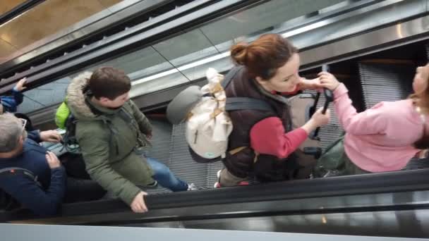 Valencia Spain March 2019 Airline Passengers Arriving Valencia Airport Going — Stock Video