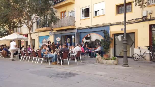 Valencia España Marzo 2019 Turista Una Cafetería Exterior Una Calle — Vídeos de Stock