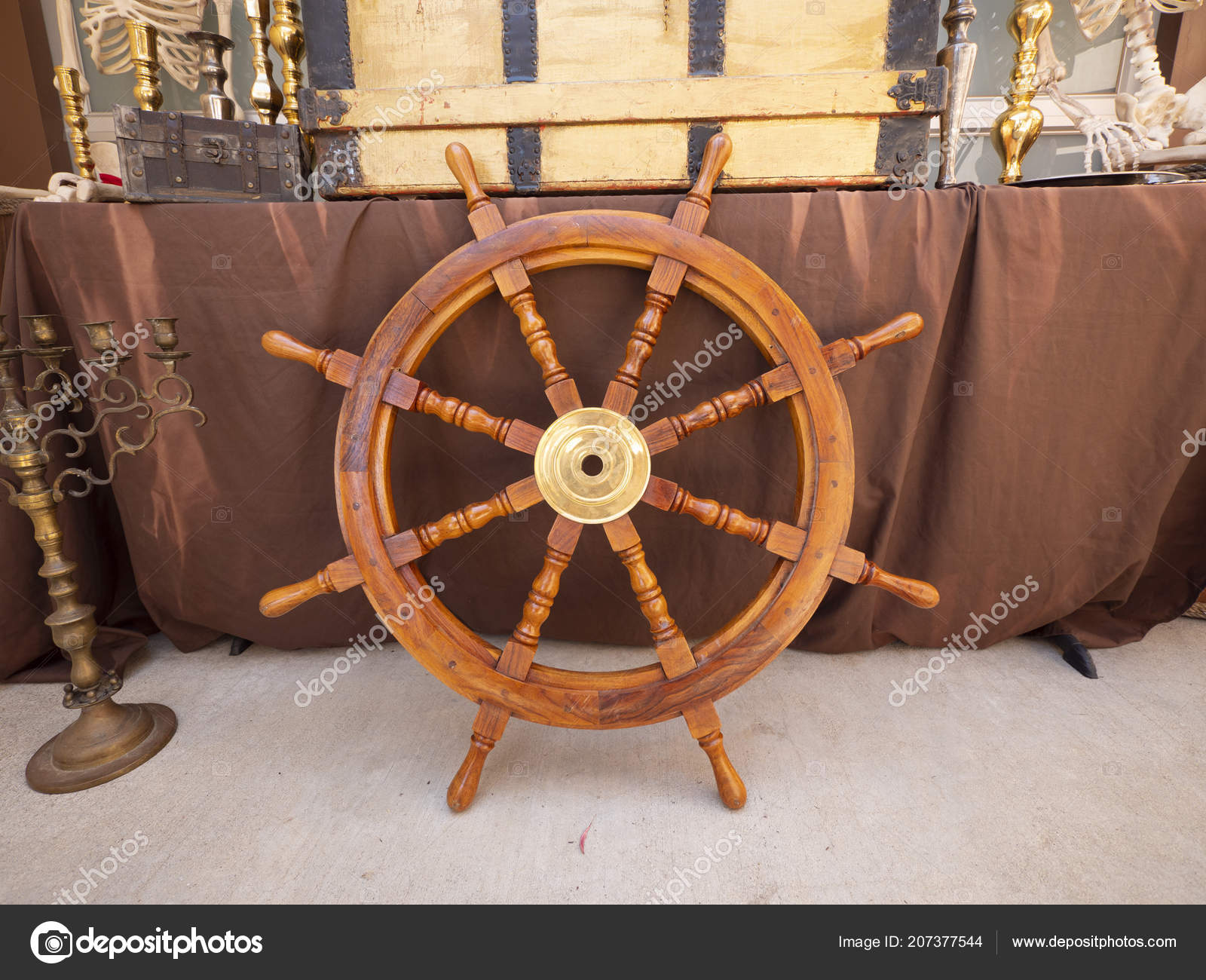 Close Image Yard Sale Pirate Ship Helm Steering Wheel — Stock Photo