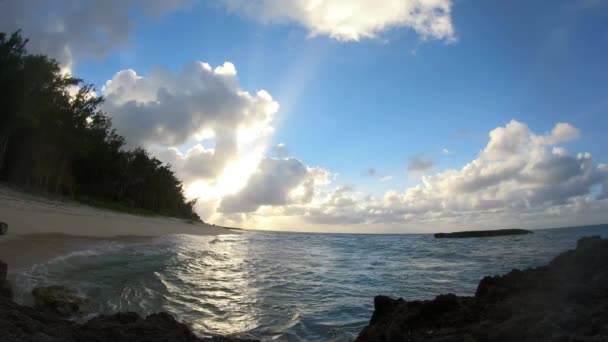 Pôr Sol Ângulo Largo Longo Praia Havaiana — Vídeo de Stock