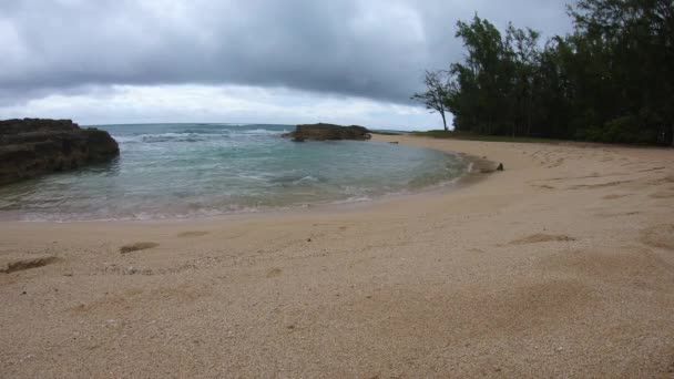 Low Angle View Private Beach Cove Cloudy Day — Stock Video
