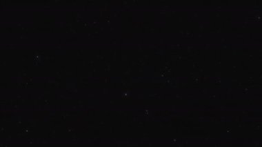 Dış Uzay Döngüsü'nde Seyrek Starfield ile Seyahat