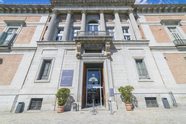 Madrid España Mayo 2018 Entrada Del Museo Del Prado Con —  Fotos de Stock