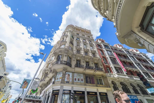 Madrid Espanha Maio 2018 Edifício Com Lojas Rua Alcala Cidade — Fotografia de Stock