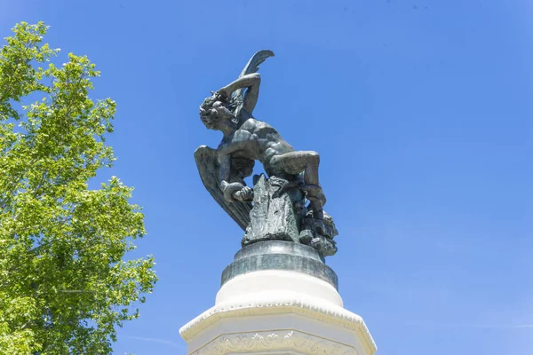 Fountain Fallen Angel Fuente Del Angel Caido Ricardo Bellver 1877 — Stock Photo, Image