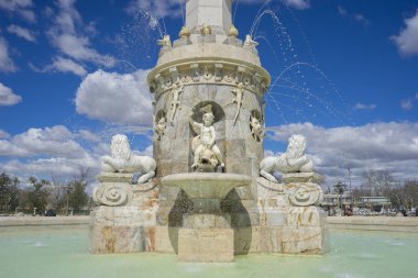 Aranjuez, Madrid, İspanya. 25 Mart 2018. Mariblanca de Aranjuez Çeşmesi