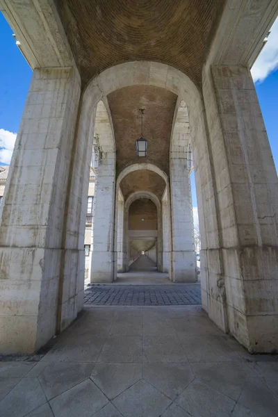 Antiguo Pasaje Arcos Antiguos Arquitectura Una Vista Del Palacio Aranjuez —  Fotos de Stock