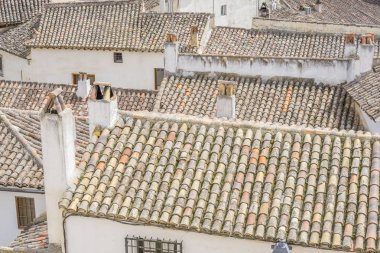 Chinchon, Madrid, İspanya eski kiremit çatılar. Tarihi kasaba Madrid yakınlarındaki Chinchon ana meydanda üst tarafındaki görüntülemek