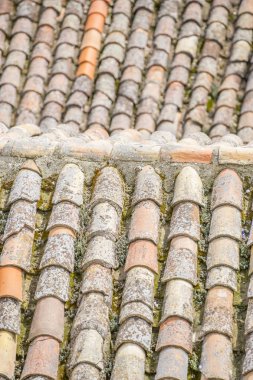 Chinchon, Madrid, İspanya eski kiremit çatılar. Tarihi kasaba Madrid yakınlarındaki Chinchon ana meydanda üst tarafındaki görüntülemek