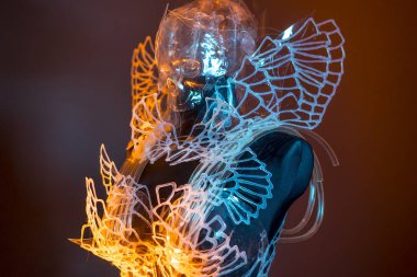 Kristal Kafatası kostüm, termoplastik ve sanatsal modelleme malzemeden Gotik ve karanlık tasarım