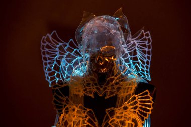 Manevi kostüm kristal kafatası, Gotik ve karanlık tasarımı ile termoplastik ve sanatsal malzemeler modelleme yapılan