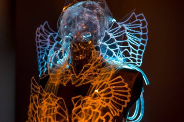 Hazine, kristal kafatası kostüm, termoplastik ve sanatsal modelleme malzemeden Gotik ve karanlık tasarım