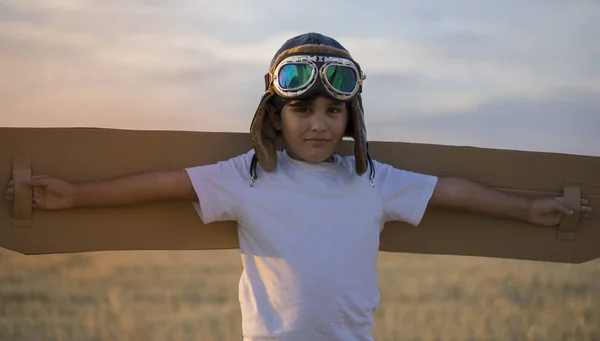 Verão Por Sol Menino Jogando Para Ser Piloto Avião Cara — Fotografia de Stock