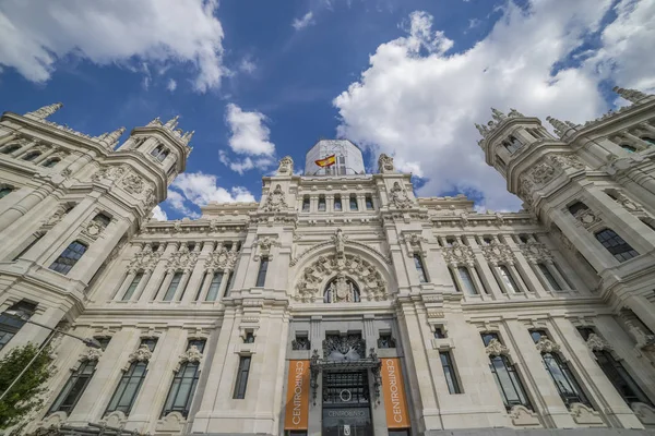 マドリード市庁舎や旧宮殿の通信 スペイン シベレスの噴水 — ストック写真