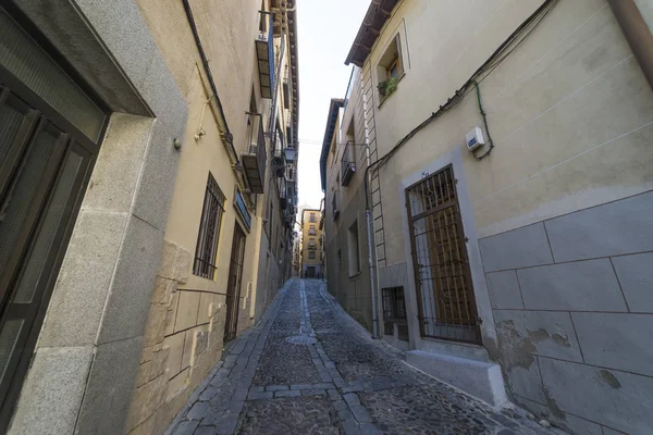 Calçada Medieval Rua Pisada Com Varandas Floridas Lâmpadas Iluminação Pública — Fotografia de Stock