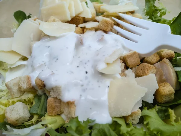 beyaz plastik çatal, hazır gıda, Şu anki hayat kavramı ile on-board salata