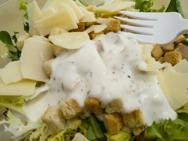 beyaz plastik çatal, hazır gıda, Şu anki hayat kavramı ile on-board salata