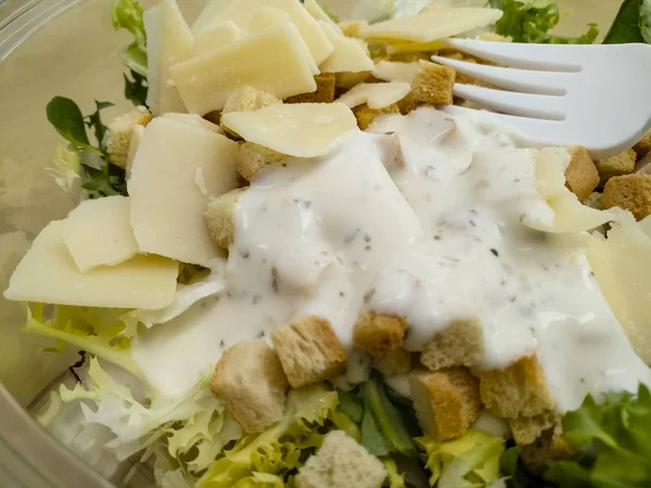 beyaz plastik çatal, hazır gıda, Şu anki hayat kavramı ile on-board salata