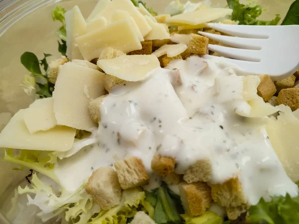 beyaz plastik çatal, hazır gıda, Şu anki hayat kavramı ile on-board salata