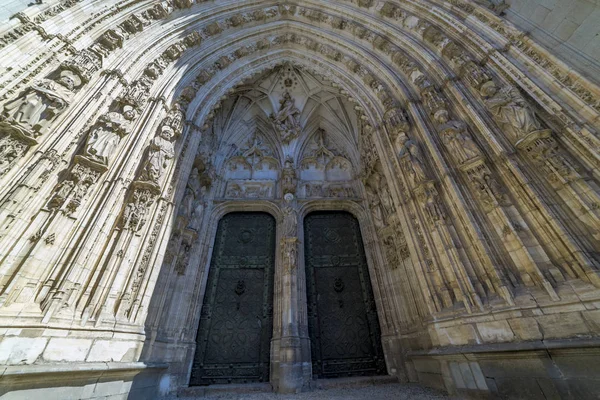 托莱多 大教堂 Primada 圣玛丽亚 托莱多门面西班牙教堂的哥特式风格 — 图库照片