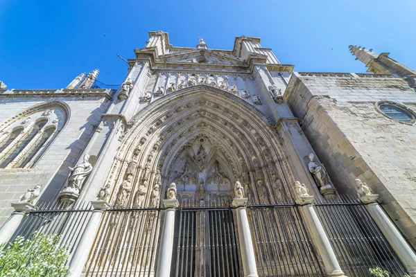 トレドの大聖堂プリマダ サンタ マリア トレド ファサード スペイン教会ゴシック様式 — ストック写真